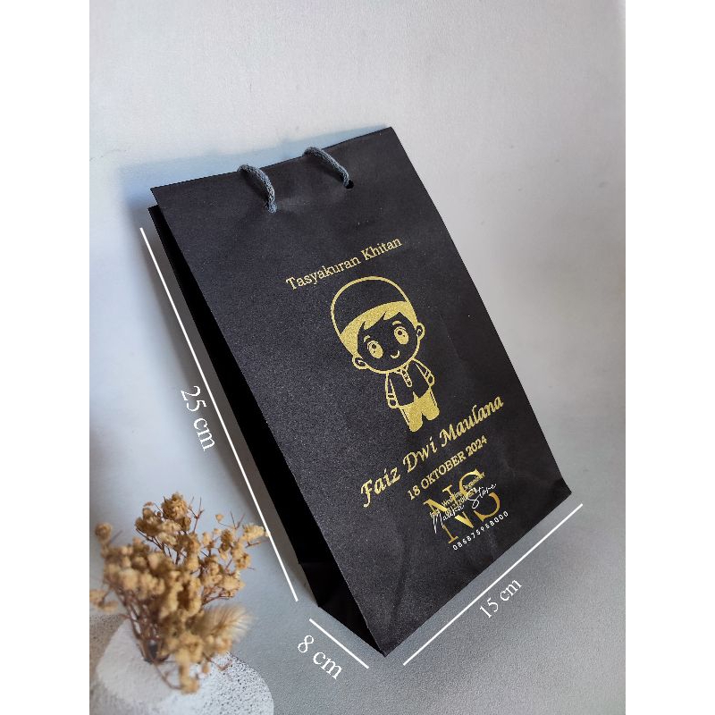 

Tas Paperbag Sablon | Ukuran Wafer Paperbag Hitam | Paperbag Hajatan | Paperbag Sablon | Paperbag Murah