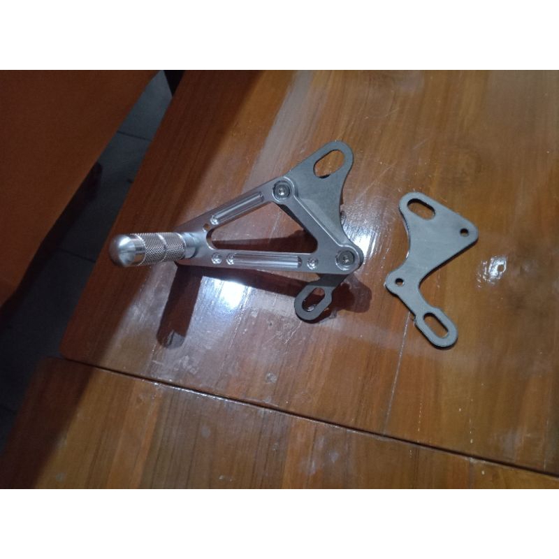 Breket underbone DKT PNP sleep engine Jupiter z, Vega, Fiz R, MX..