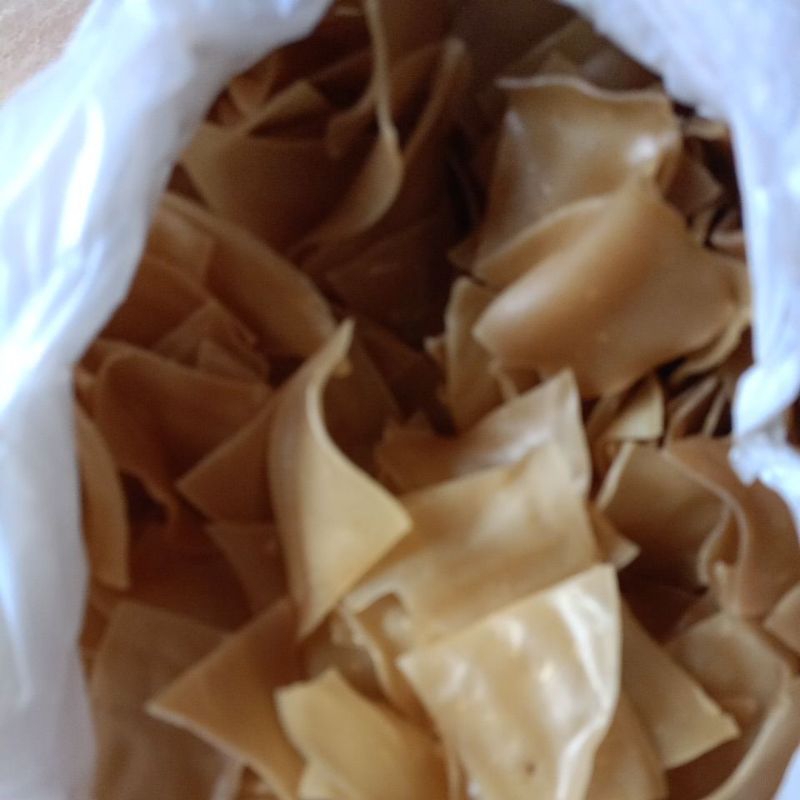 

kerupuk rambak mentah