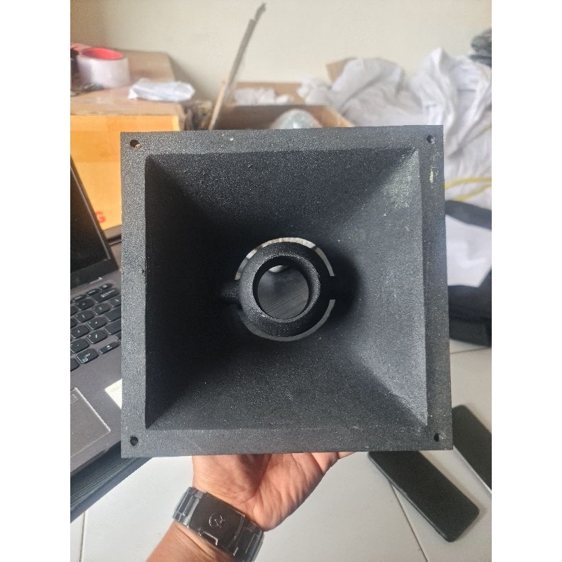 HORN SPEAKER MIDLE 6 IN UK 22X22 TINGGI 10 CM BAHAN FIBER