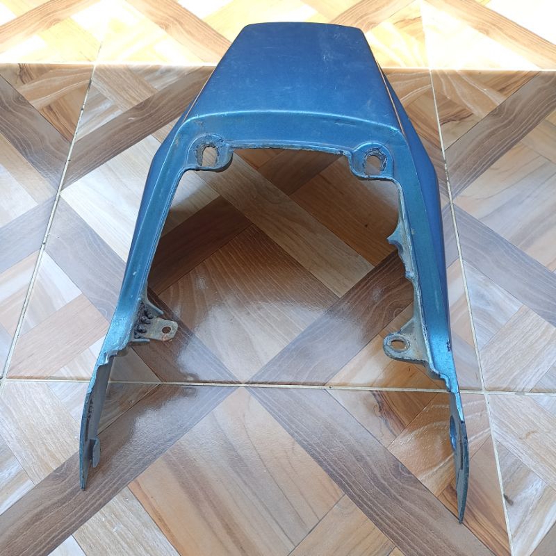 buntut lampu belakang cover body belakang Yamaha RXZ RZR Original