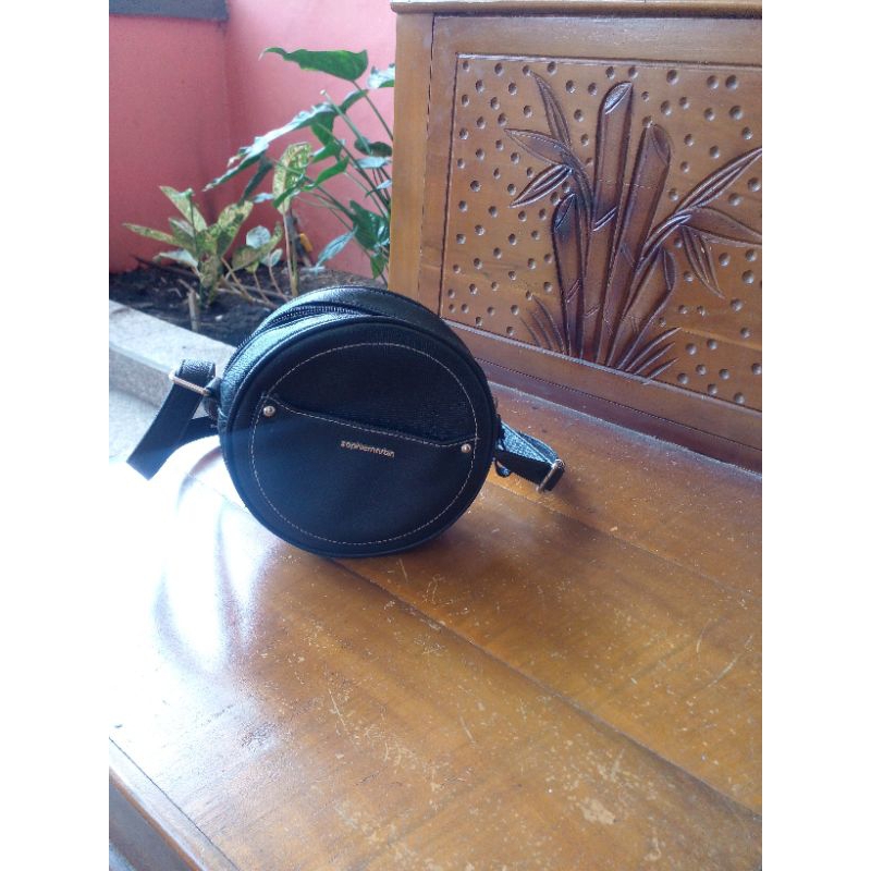 Tas Shopee martin bulat hitam