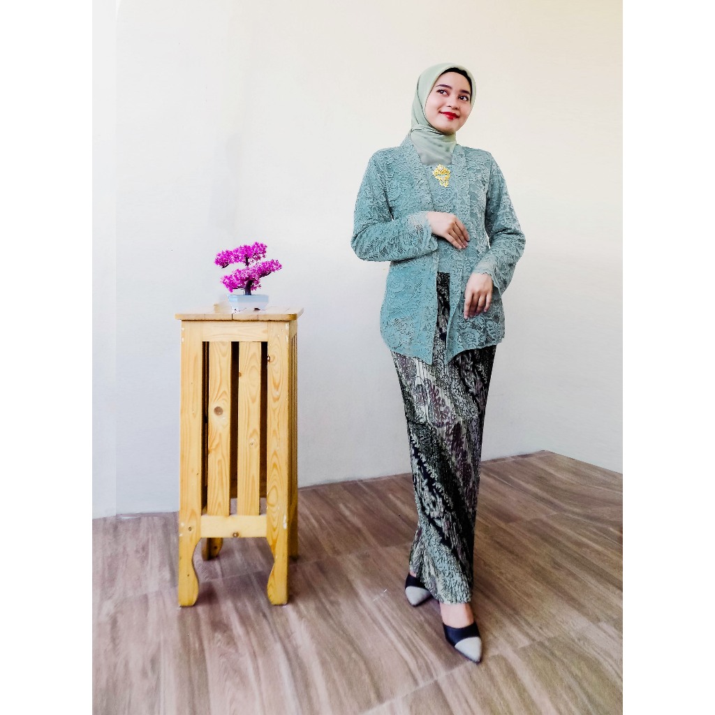 kebaya mode kutu baru / kebaya kutu baru brokat / atasan dam stelan kebaya brokat