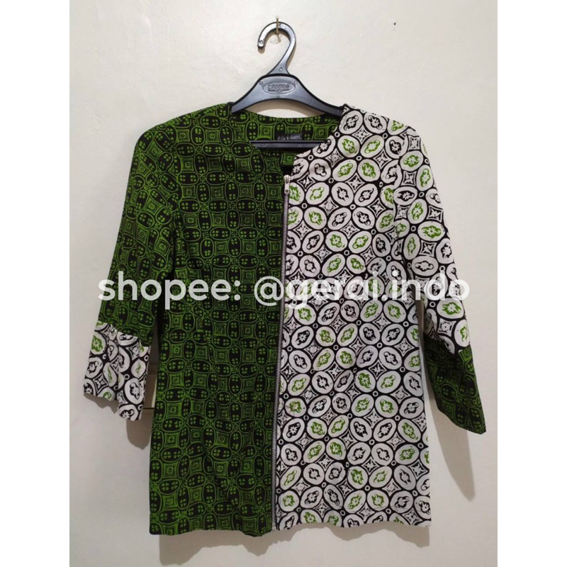 [PRELOVED] - Chic's Batik Green Batik Top