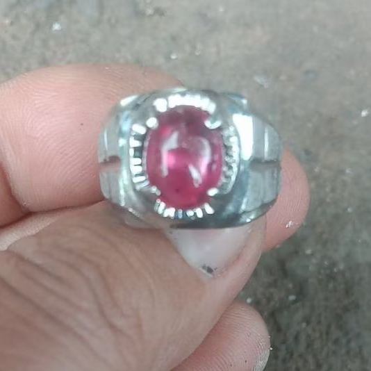 akik merah siyem warna pigeon blood dim est 8x10 mm....emban monel halus