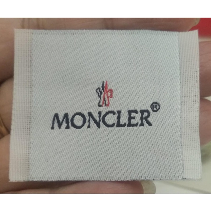 

MONCLER MAIN TAG SLIP WOVEN RAJUT BORDIR COTTON SUPER PREMIUM CO 1X DI KIRIM 600PCS