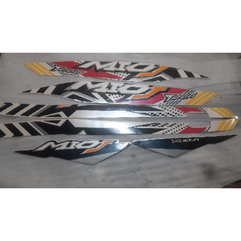 striping stiker bok cover body full set assy kanan kiri original lospack mio  j teen hitam putih str