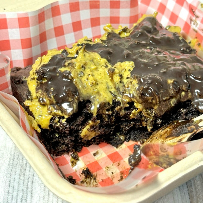 

Pistachio Kunafa Brownie