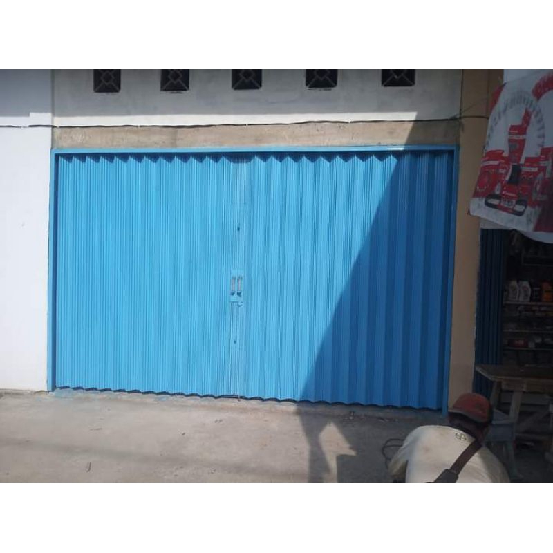 Rolling door folding gate