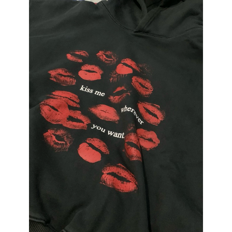 HOODIE KISS ME BLACK