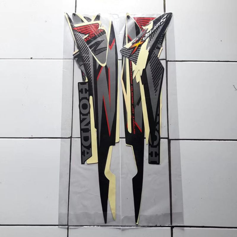 STRIPING LIS BODI MOTOR SUPRA X 125 TAHUN 2007 2008 2009 HITAM FULL