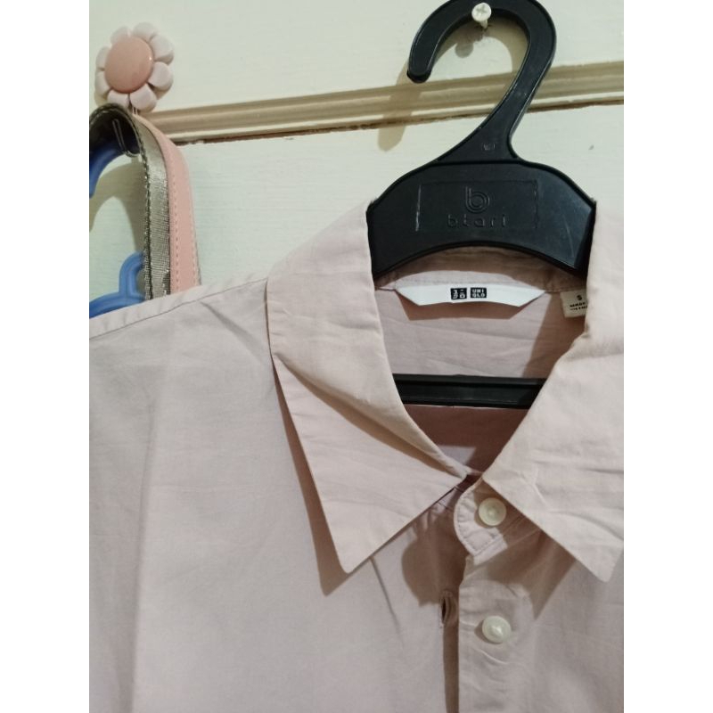 Kemeja Uniqlo Soft Pink
