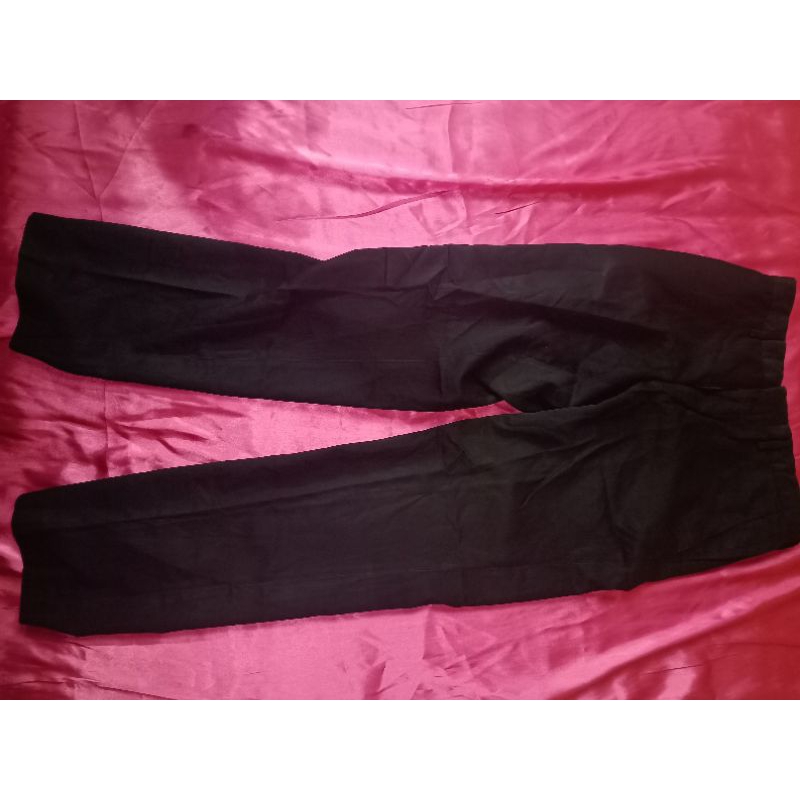 CELANA BAHAN PRODUCER