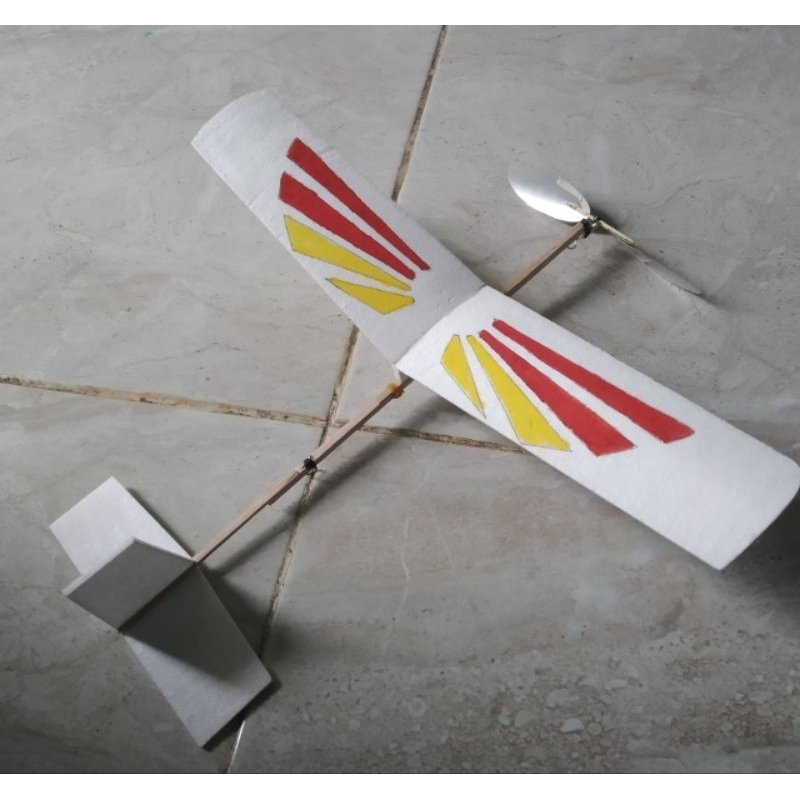 pesawat tenaga karet