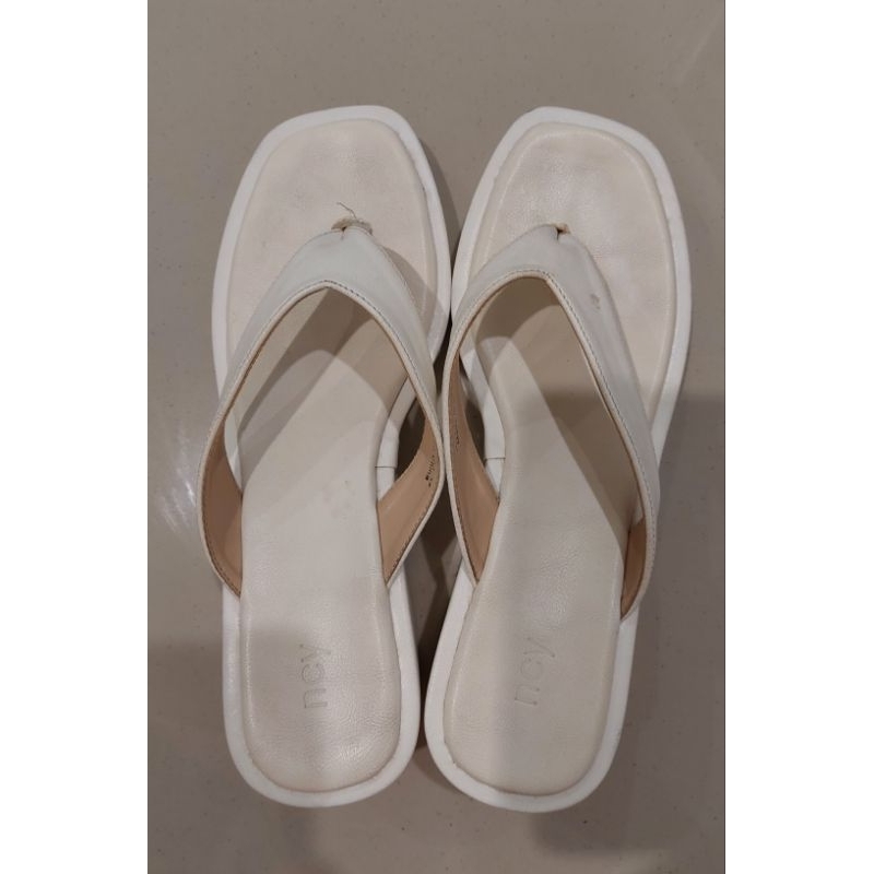 Sandal jepit wanita putih/sandal putih NCY size 37