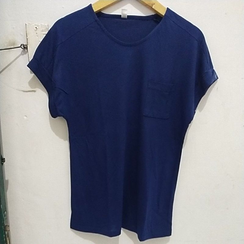 kaos biru navy