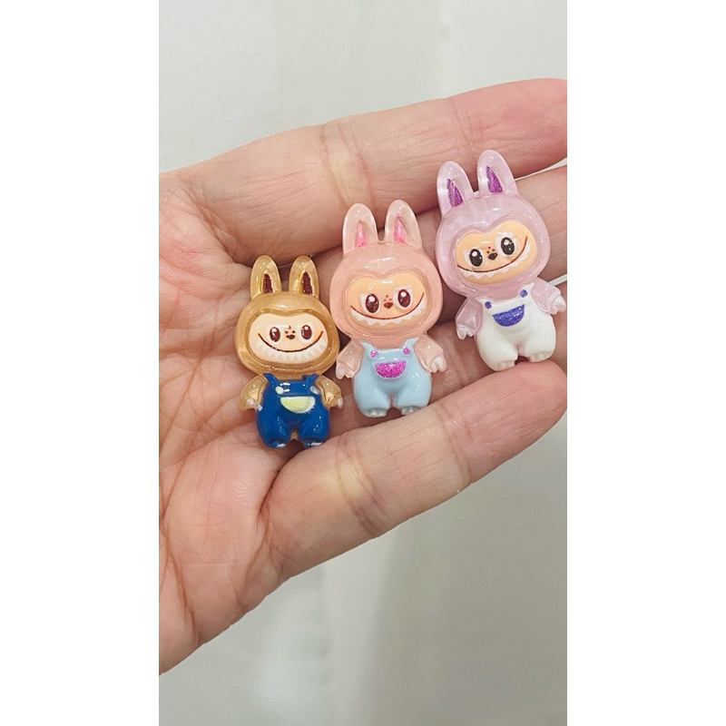 READY Labubu Resin cupcake topper hiasan kue hiasan tumblr botol plastik mainan labubu kecil viral