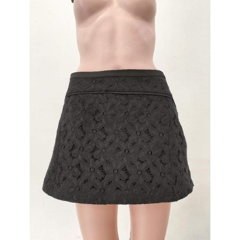 PRELOVED CELANA ROK IORA