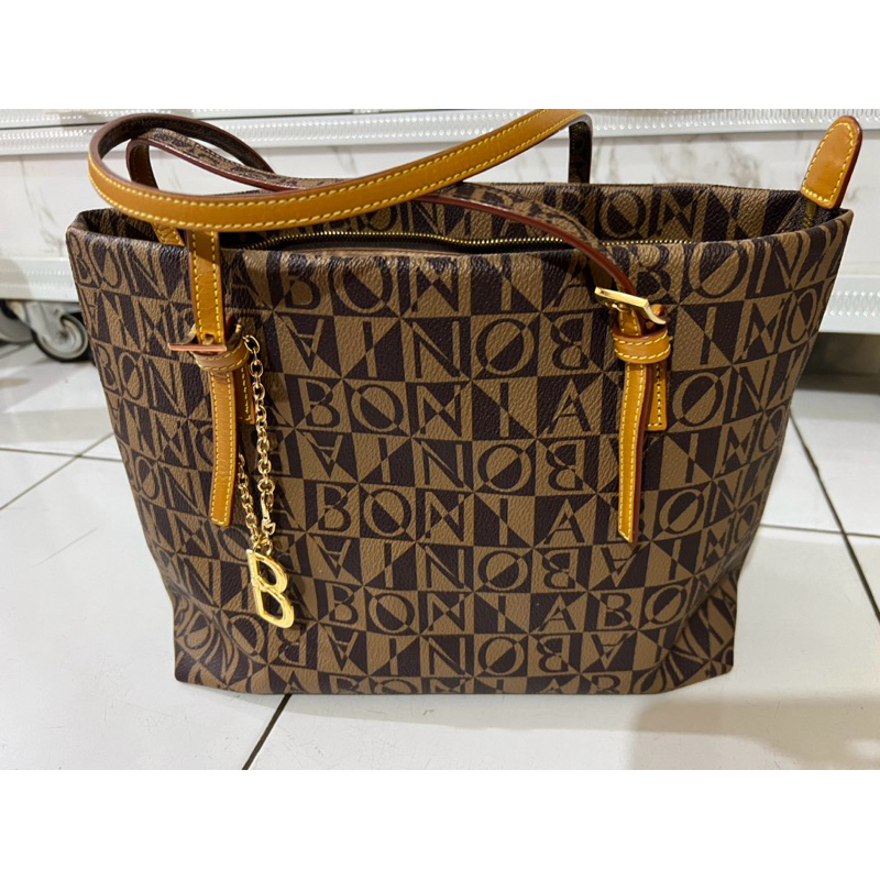 Preloved Tote Bonia