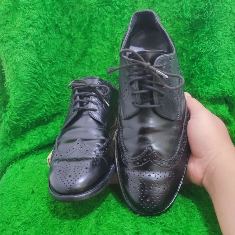 TODS BLACK LEATHER WINGTIP DERBY SHOES US 6