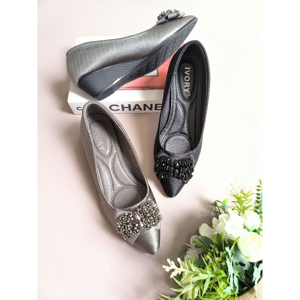 IVORY Sepatu Wanita Wedges Satin Import 8001-A22