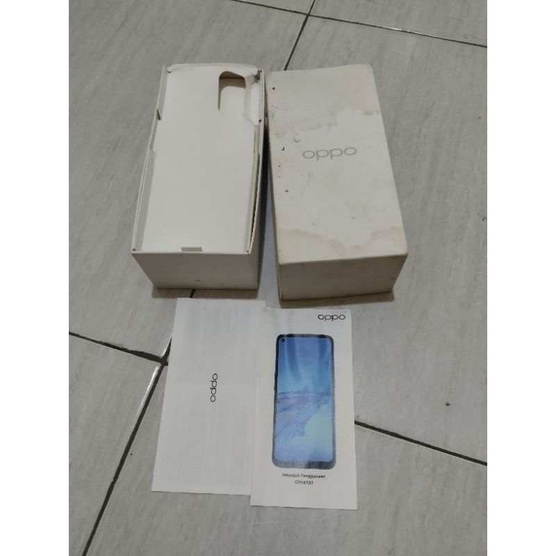 

kardus kosong hp Oppo kondisi kotor