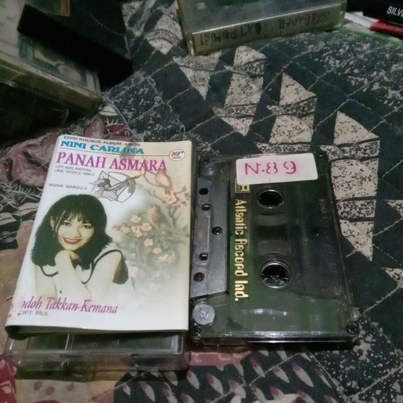 NINI CARLINA EDISI KHUSUS album AMOR KASET PITA