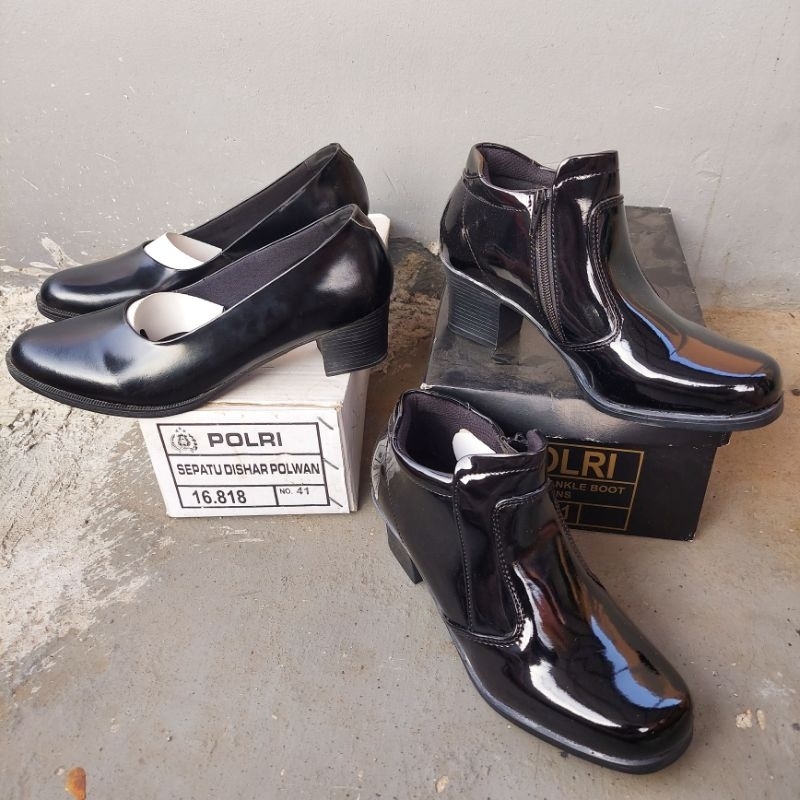 Sepatu wanita ankle boot dan Pdh polri