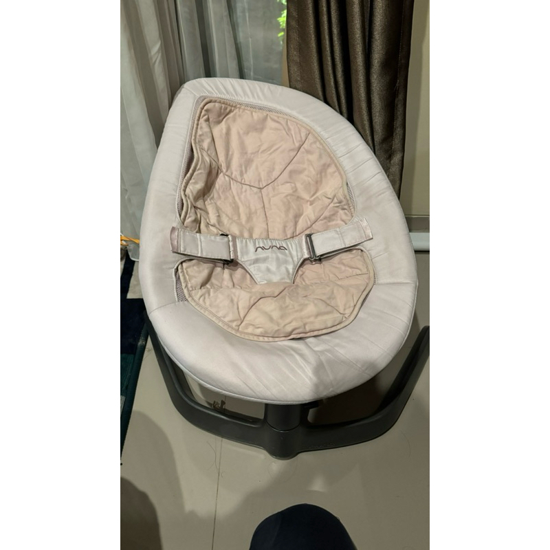 Preloved Nuna Leaf Bouncer