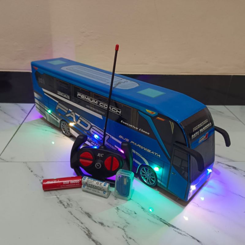 Mainan miniatur bus telolet, remot kontrol batre cas fariasi musik lampu