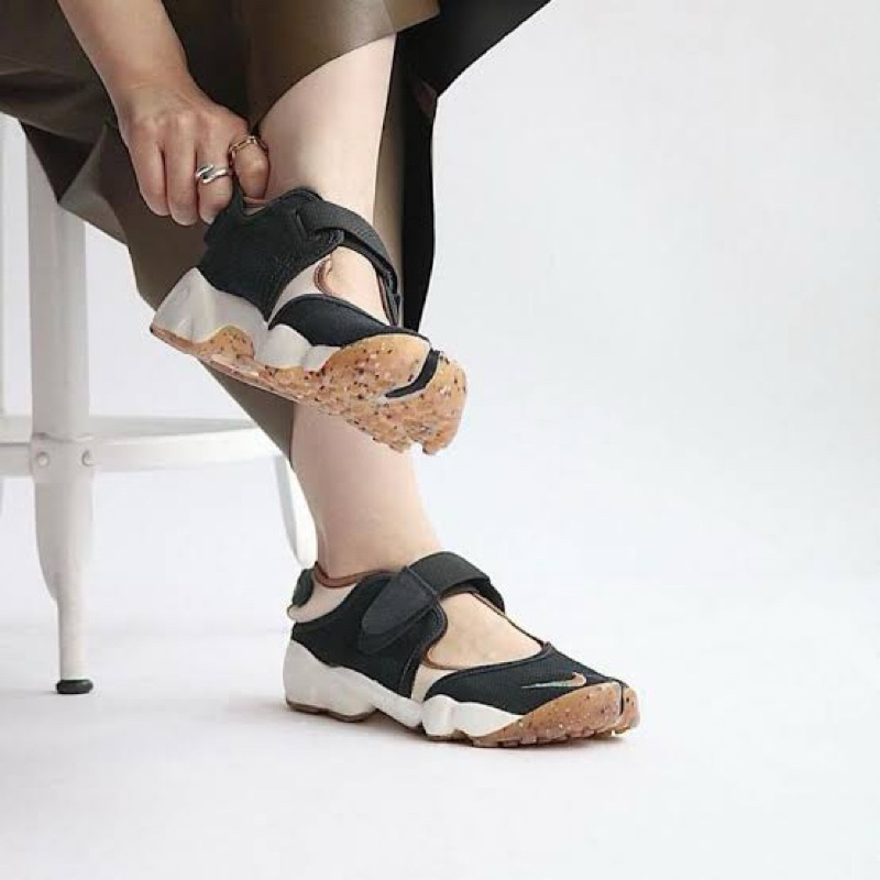 [NEW] SALE Authentic Nike Air Rift Noir Offbrown Pearl Wihite Original Black Hitam Putih Limited 39 