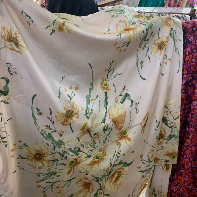 kain silk premium - kain satin silk motif - kain silk motif luxury - kain satin silk import