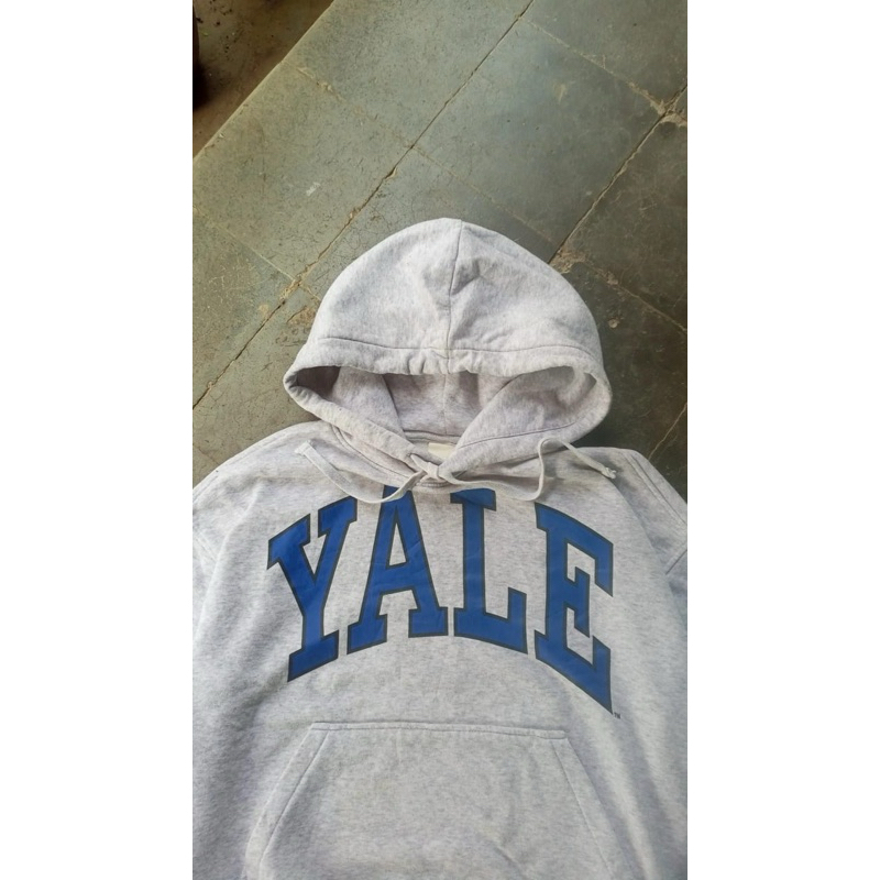 yale x h&m sz m