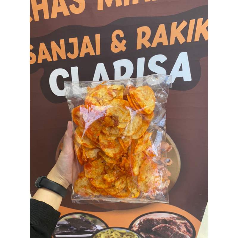 

CLARISA Keripik Kentang Balado Khas Minang