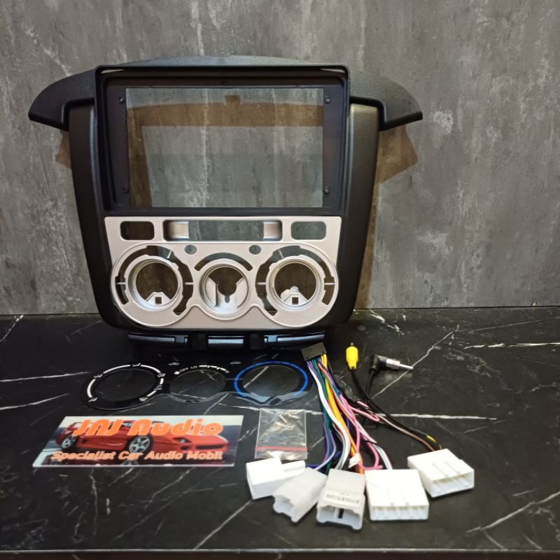 Frame head unit tv mobil android 9 inch mobil grand innova G 2011-2015 merek orca