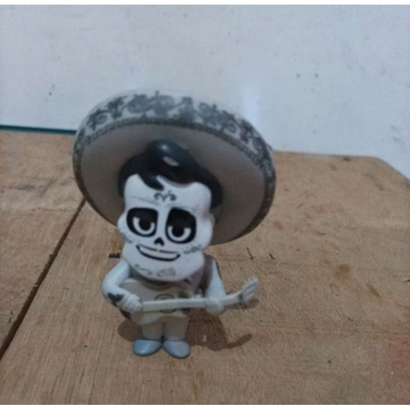 Figure coco Ernesto de la cruz