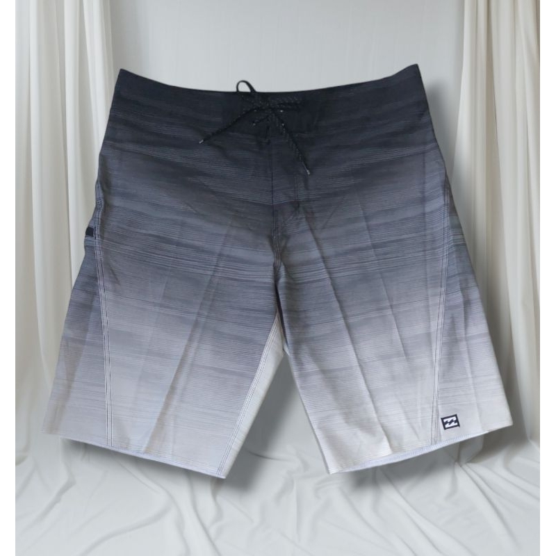 Celana Pendek Surfing Pria Billabong Original | Preloved