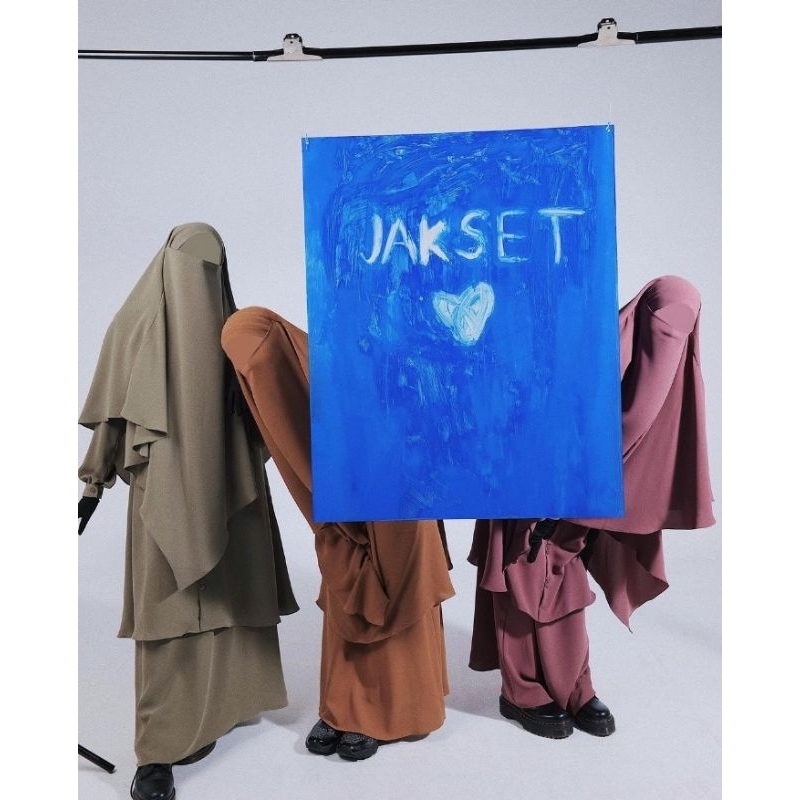 Jakset by Elmadina Abaya