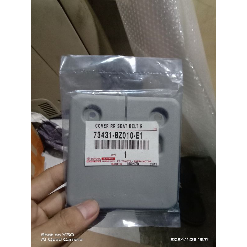 Cover seat belt baris ketiga Xenia original