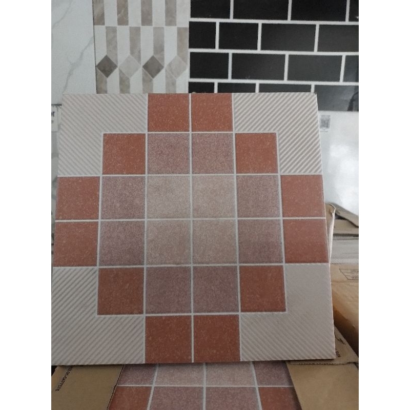 Keramik Kamar mandi Lantai Pink 25x25 kasar