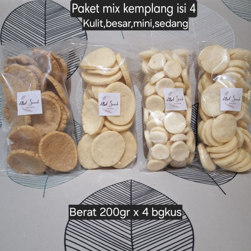 

Kemplang dan kerupuk super asli palembang. Paket mix kemplang 4 bgkus (kemplang kulit,besar,sedang,mini). Berat 800gr (200gr x 4 bgkus)
