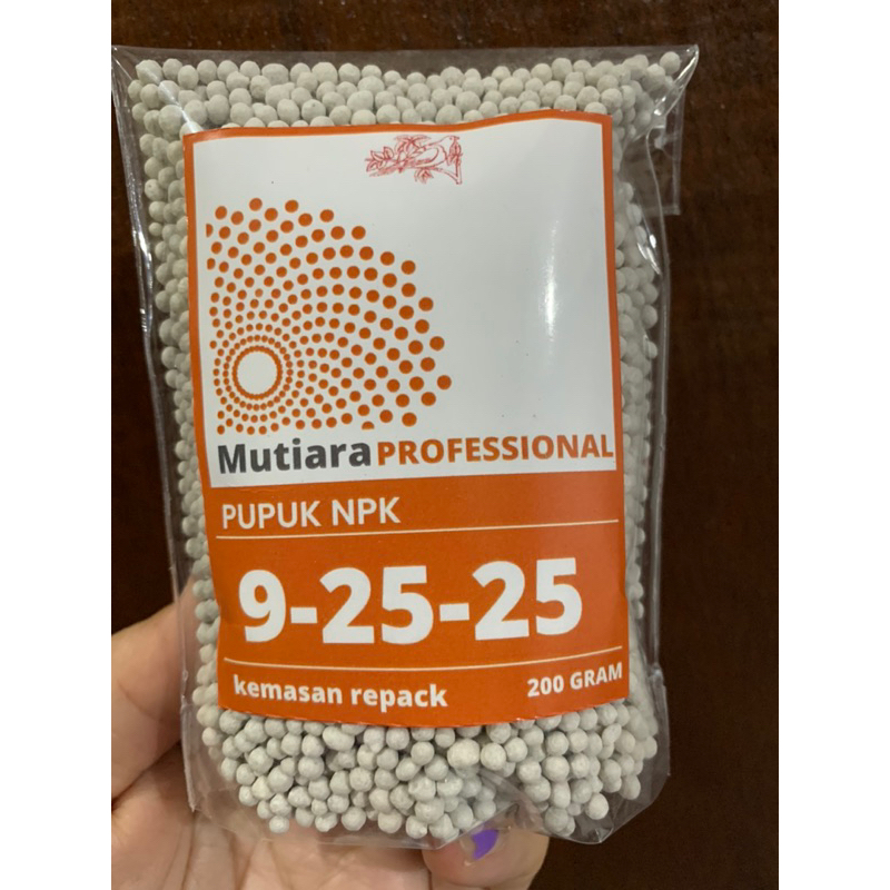 Pupuk NPK mutiara profesional 9-25-25 200 gram