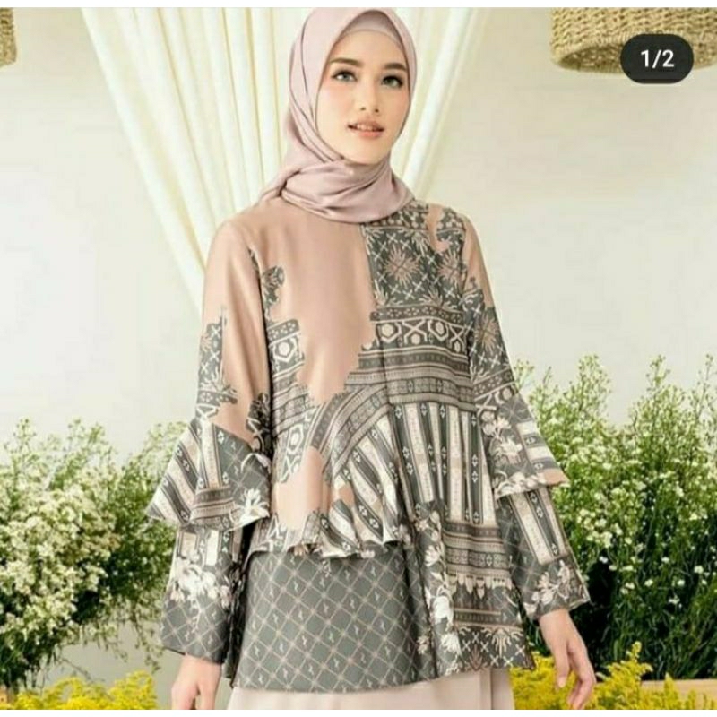 Jeumpa Blouse Wearing Klamby