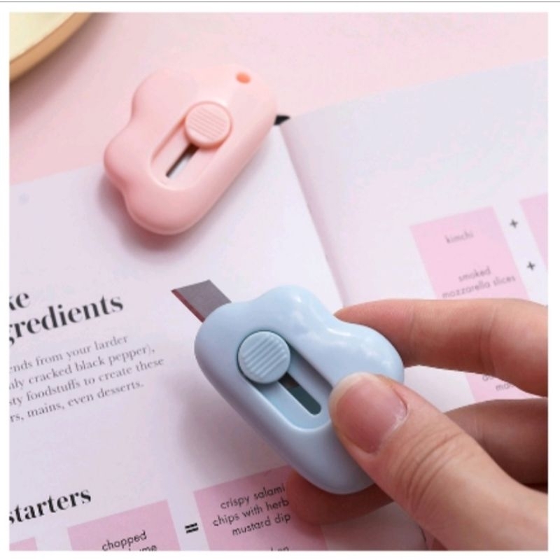 

CUTTER MINI /ALAT PEMOTONG KERTAS MINI/MINI CUTTER