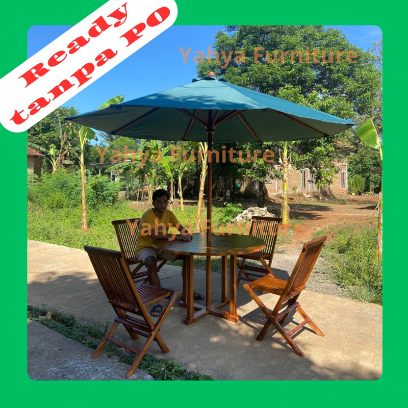 Meja outdoor dengan payung Set meja taman kayu jati Set furniture taman kayu jati Cafe Teras