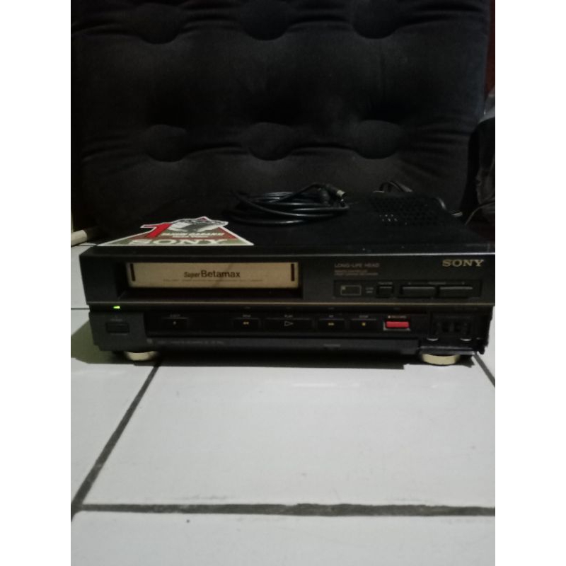 Vintage Sony Betamax SL-33....