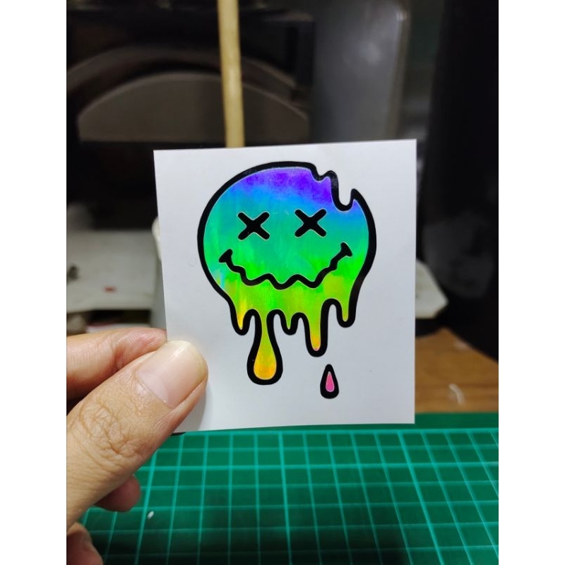 

stiker cutting emot senyum lumer sticker keren