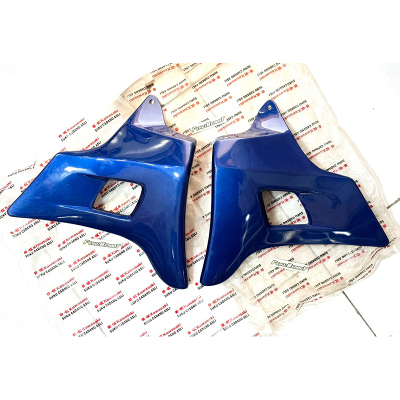 ( NOS ) SEPASANG SAYAP TANGKI TENGKI COVER RADIATOR NINJA R KIS C J OLD LAMA BIRU 3V ORIGINAL 36001-