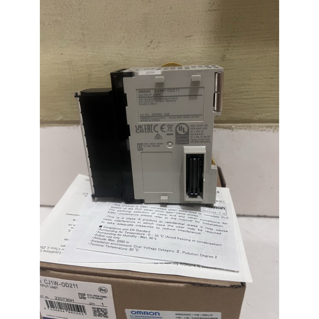 PLC OMRON CJ1W-OD211PLC OMRON CJ1WOD211