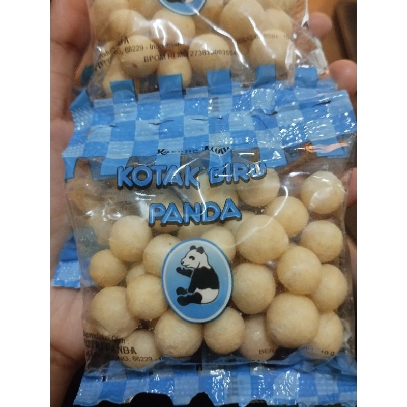 

KACANG ATOM PANDA KOTAK BIRU 1 Renteng isi 10pcs